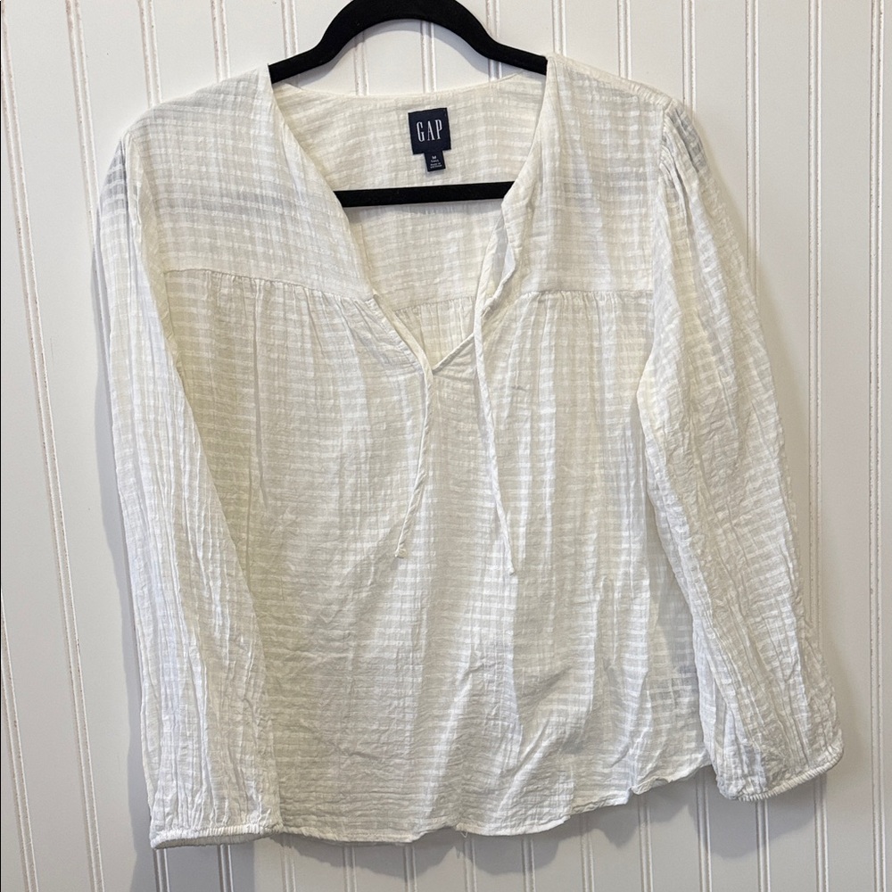 GAP Women's white large tall  Blouse